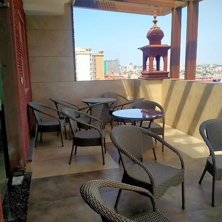 Hotel Rv Golden Amritsar Buitenkant foto