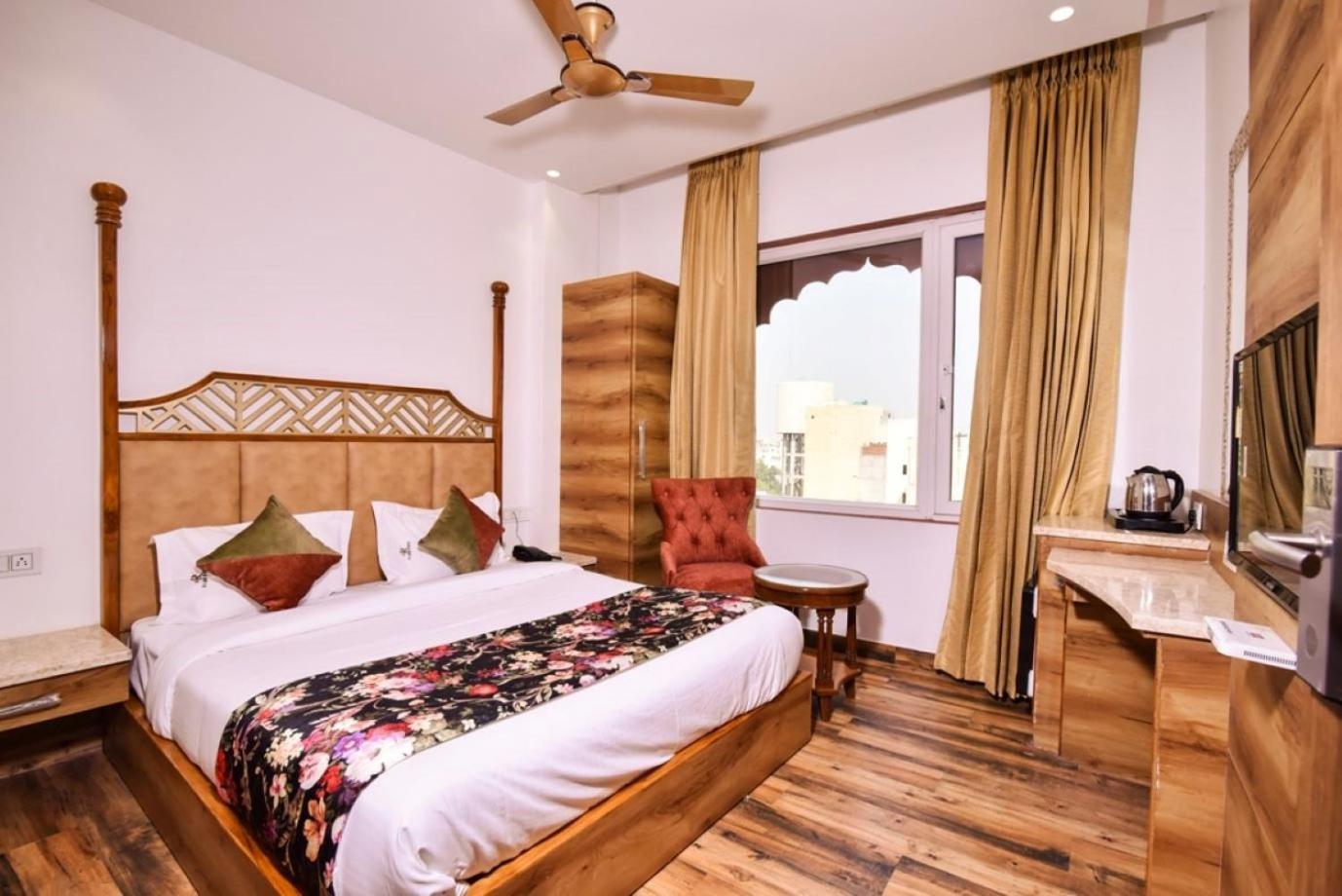 Hotel Rv Golden Amritsar Buitenkant foto