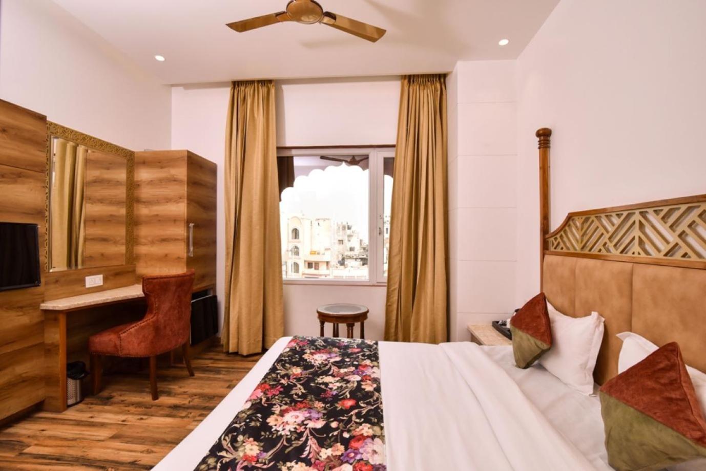 Hotel Rv Golden Amritsar Buitenkant foto