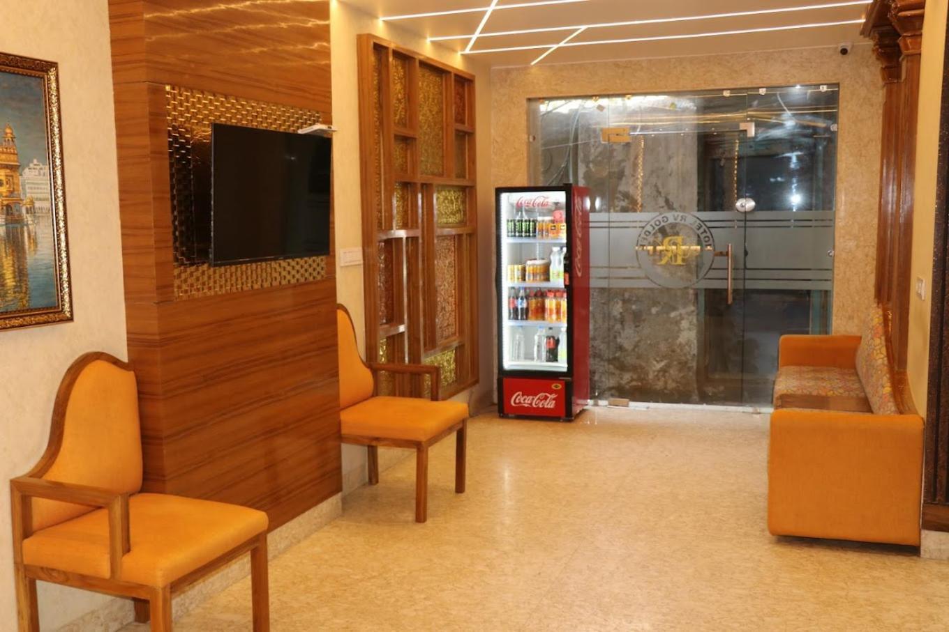 Hotel Rv Golden Amritsar Buitenkant foto
