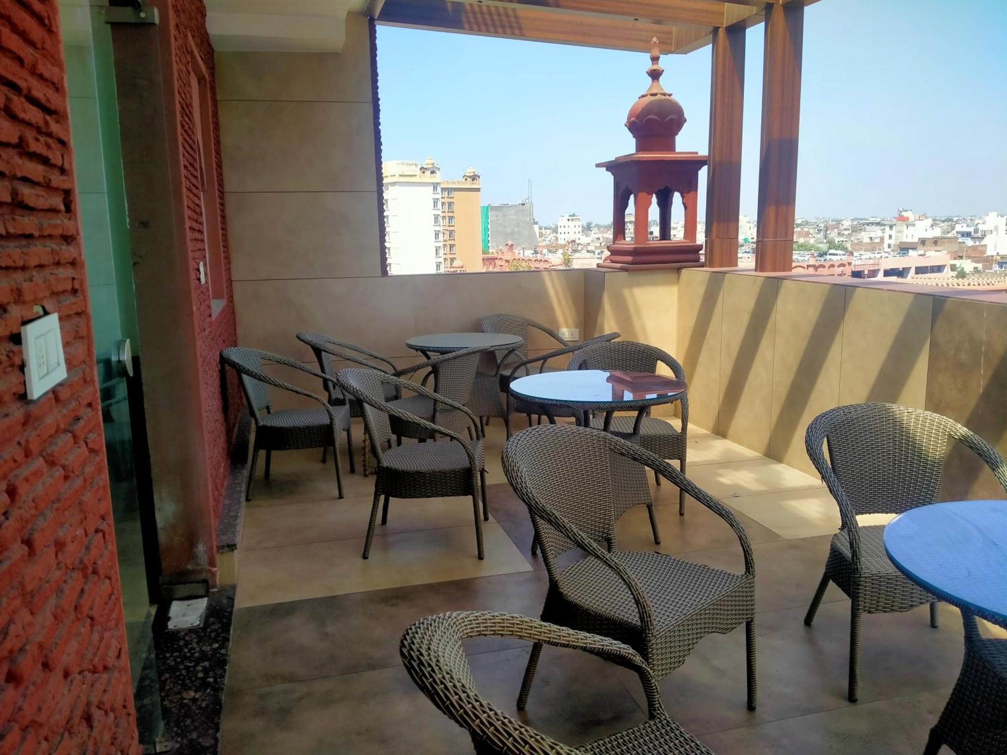 Hotel Rv Golden Amritsar Buitenkant foto
